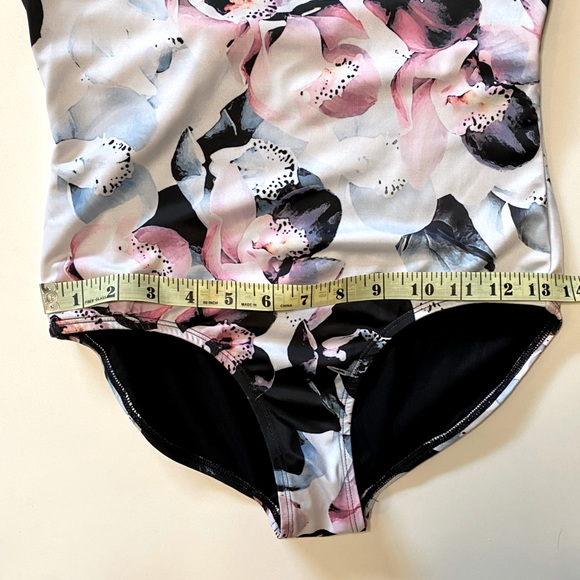Floral fully lined girls dance leotard. - Picture 7 of 8